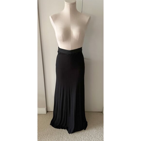BCBG Maxazria Long Knit Black Maxi Skirt Womens Size S Elastic Waist Lightweight - Picture 2 of 6
